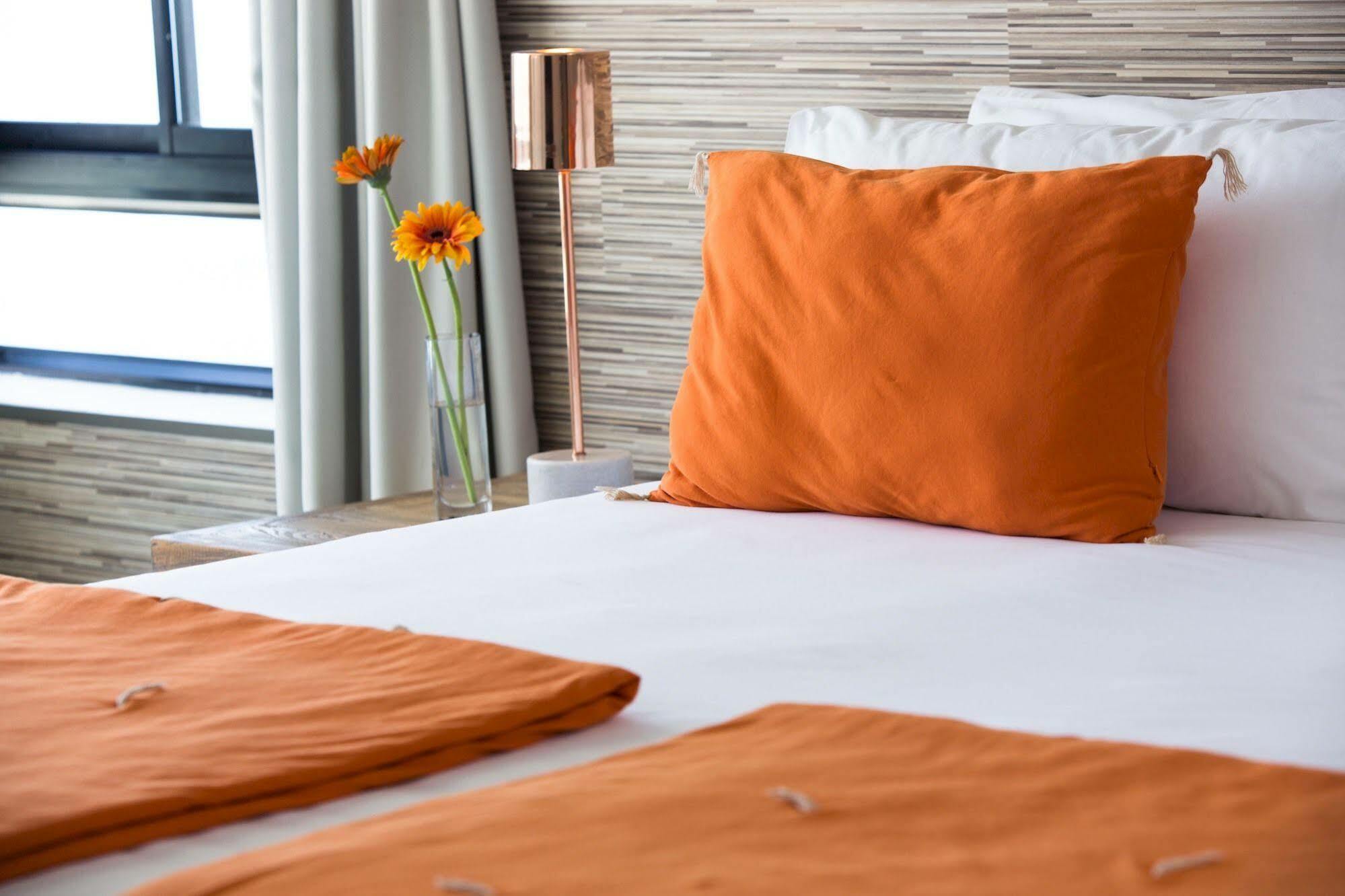 Hotel Gavina Costa Mar Iquique Zewnętrze zdjęcie A bed with a headboard